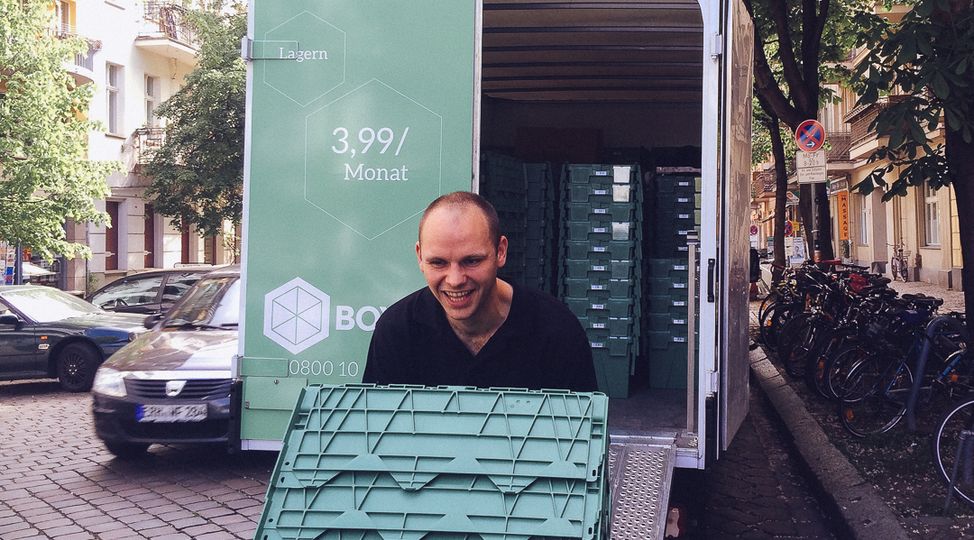 -StorageBook-Detailansicht 15 boxie24-lagerraum-moosinning-schulstrasse--Box_at_Work-Google_my_Business-Team-Picture_(3_of_4).jpg