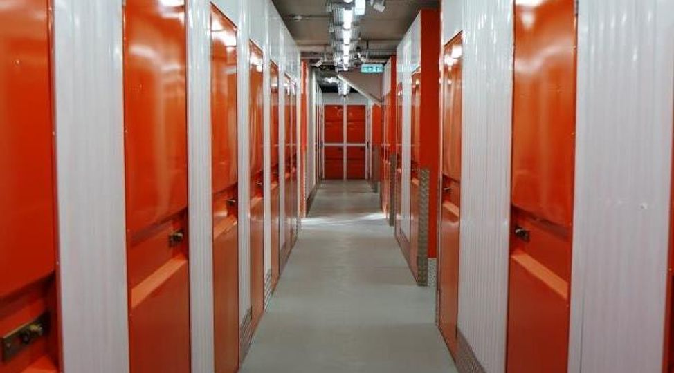 -StorageBook-Detailansicht 1 kwBox-Die-Lagerprofis-Selfstorage-Bremerhaven-Barkhausenstrasse-Innen-1.JPG