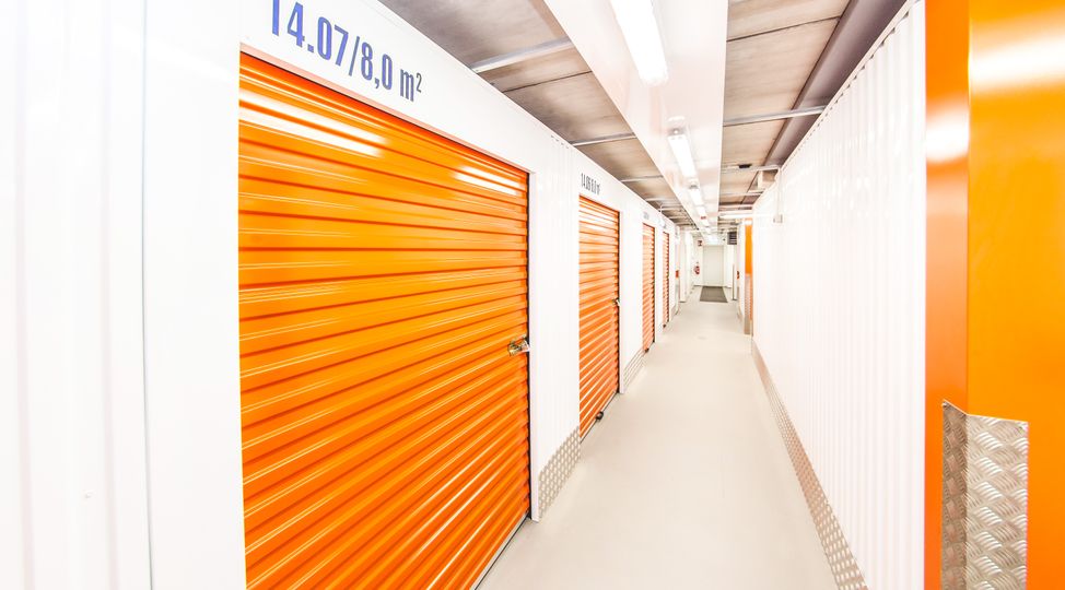 -StorageBook-Detailansicht 2 lagerraum_storage_selfstorage_einlagerung_lager-ein.de_Schw_lper_Braunschweig_lagergang_Lagerbox_hell_freundlich.jpg