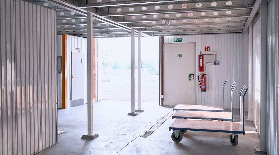 -StorageBook-Detailansicht 6 m_belwagen-lastenwagen-im-lagerraum-heilbronn.jpg