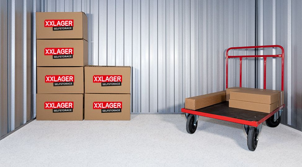 -StorageBook-Detailansicht 5 xxlager-lagerraum-gross-mit-kartons-hubwagen-und-platz-fur-mehr.jpg