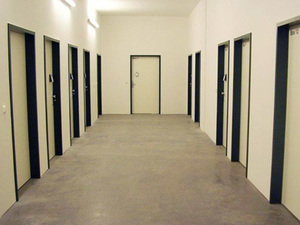 TSB Berlin: 00-TSB Lager Gang.jpg