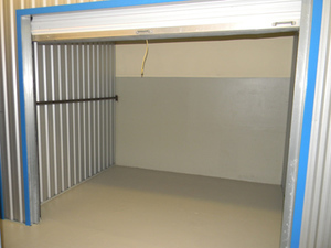 Safe-Box Mönchengladbach: 05-Safe-Box-Lagerbox Rolltor innen.jpg