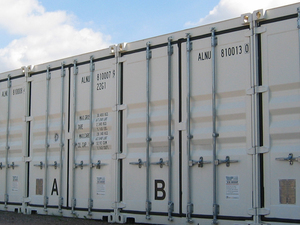 Abendland Lagerhaus Neustadt: containerlang.jpg