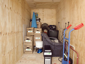 room it! Ginsheim-Gustavsburg: Eingelagerte M bel in der Box.jpg