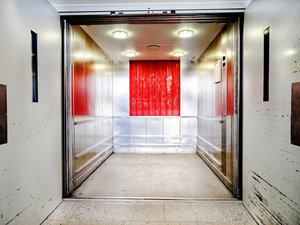 Sirius München: Obersendling Aufzug.jpg
