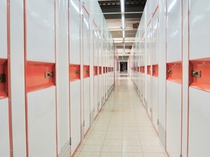 myStorage GmbH Neu-Ulm: Innen-Flur-schmal1-NU.jpg