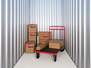 XXLAGER Selfstorage Berlin: xxlager-lagerraum-mittel-mit-kartons-hubwagen-und-platz-für-mehr.jpg