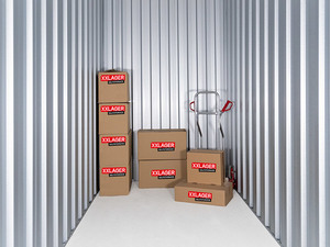 XXLAGER Selfstorage Berlin: xxlager-lagerraum-klein-mit-kartons-und-platz-für-mehr.jpg