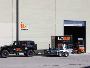 easyBOXit! Neumarkt : easyboxit-nurnberg-muggenhofer-strasse--lager easyboxit jeep3.jpg