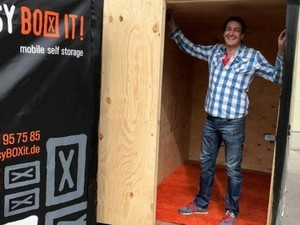 easyBOXit! Neumarkt : easyboxit-nurnberg-muggenhofer-strasse--Man in the Box.jpg