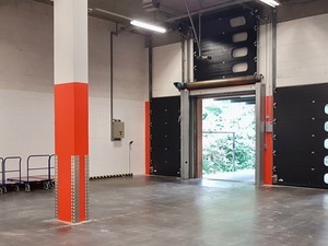 myStorage GmbH Reutlingen: mystorage-ag-reutlingen-storlachstr--Lagereingang-innen-RT.jpg