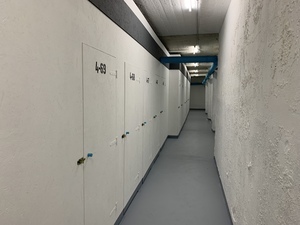 Lagermeile Düsseldorf: Lagermeile-guenstig-Lager-mieten-am-Hafen.JPG