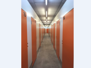 SchwabenBOX - smart storage Backnang: schwabenbox-smart-storage-backnang-sulzbacher-strasse--boxen gang.png