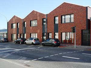 kwBox Die Lagerprofis Bremerhaven: kwBox-Die-Lagerprofis-Selfstorage-Bremerhaven-Barkhausenstrasse-Fassade-1.JPG