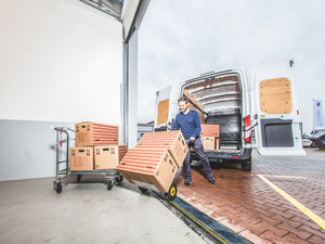 LAGER-EIN.de GmbH Schwülper: lagerraum storage selfstorage einlagerung lager-ein.de Schw lper Braunschweig ladezone tocken ausladen transporter kostenlos rollwagen  berdacht.jpg