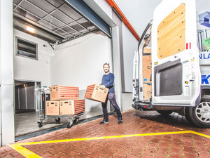 LAGER-EIN.de GmbH Schwülper: ein.de Schw lper Braunschweig ladezone tocken ausladen transporter kostenlos rollwagen  berdacht2.jpg