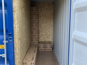 MieteDeinLager GmbH Senden: mietedeinlager-gmbh-senden-daimlerstrasse--3 5 qm Lagerraum - MieteDeinLager mit Umzugskartons.JPG