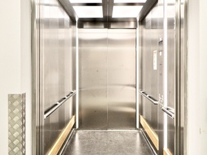 myStorage GmbH Nürnberg: mystorage-ag-nurnberg-an-den-rampen--Selfstorage-N rnberg-Personenaufzug-Innen.jpeg