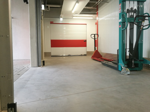 Top Box  Duisburg: top-box-duisburg-ruhrorter-str--Duisburg Transportmittelhilfen.jpg