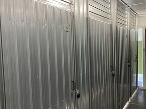 Storebox Fulda: storebox-fulda-am-rosengarten--Abteile T ren (1).JPG