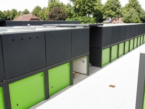SPEICHER-BOX Erfurt: box-t-erfurt-friedrich-glenck-strasse--EG Garagenreihe.JPG