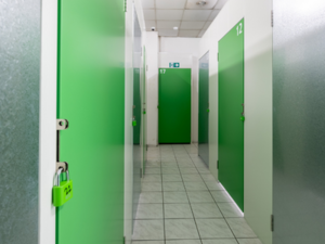 Storebox Krefeld: storebox-krefeld-hulser-strasse--Storebox Krefeld Inrath 1.png