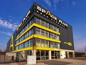 Space Plus Store GmbH Oberhausen: lisa-hoang-oberhausen-brammenring--IMG 1771-1.jpg