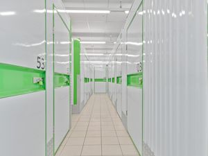 Storebox Stuttgart: storebox-stuttgart-krotenweg--Storebox Stuttgart Giebel 2.jpg