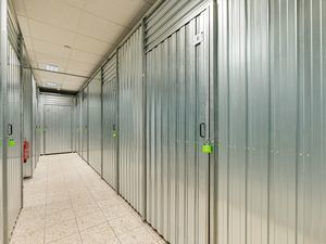 Storebox Stuttgart: storebox-stuttgart-schlossstrasse--Storebox Schlo stra e 100 2.jpg