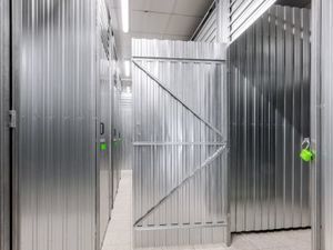 Jane Rust Berlin: jane-rust-berlin-langhansstrasse--selfstorage langhansstrasse 97 3-2.jpg