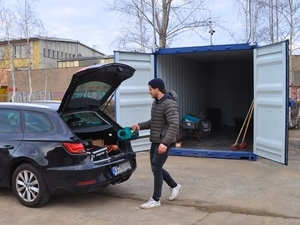 CoStore Leipzig: costore-leipzig-frauenhoferstr--Lager Auto anfahrbar.jpg
